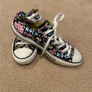 Women’s Graffiti Converse Sz. 9 Medium